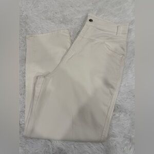 NWT- H&M Off-White Ultra- High Rise Ankle Jeans-Size 8